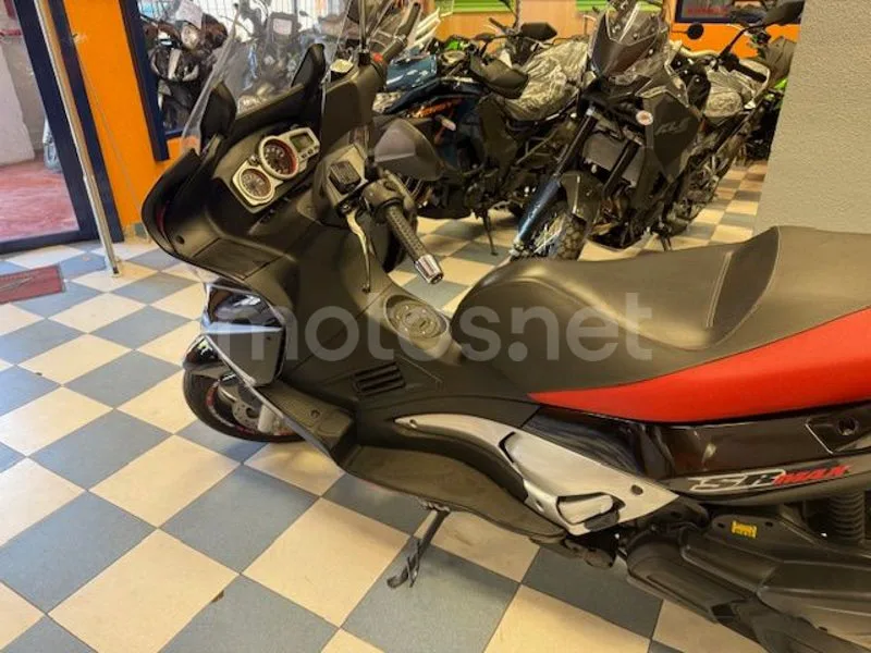 Aprilia SR Max 125 - Vista 9