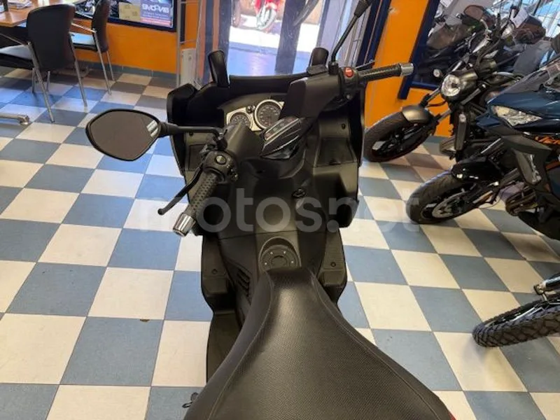 Aprilia SR Max 125 - Vista 10