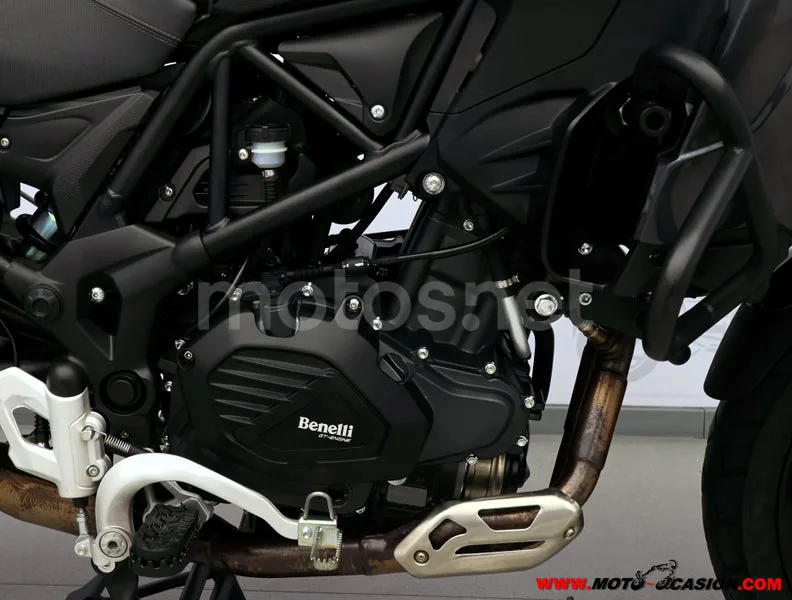 Benelli TRK 502 - Vista 5