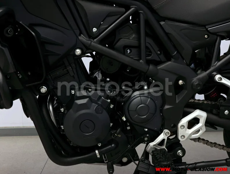Benelli TRK 502 - Vista 10