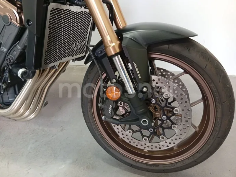 Honda CB650R - Vista 3