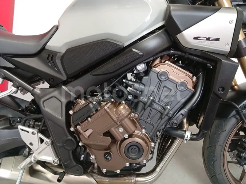 Honda CB650R - Vista 5