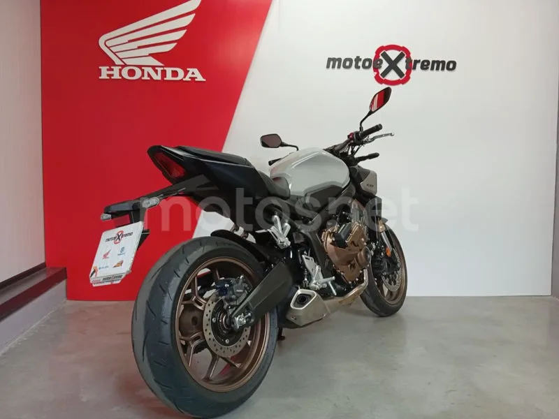 Honda CB650R - Vista 7