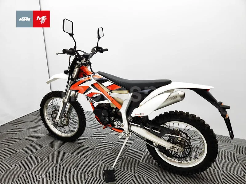KTM Freeride 250 R - Vista 16