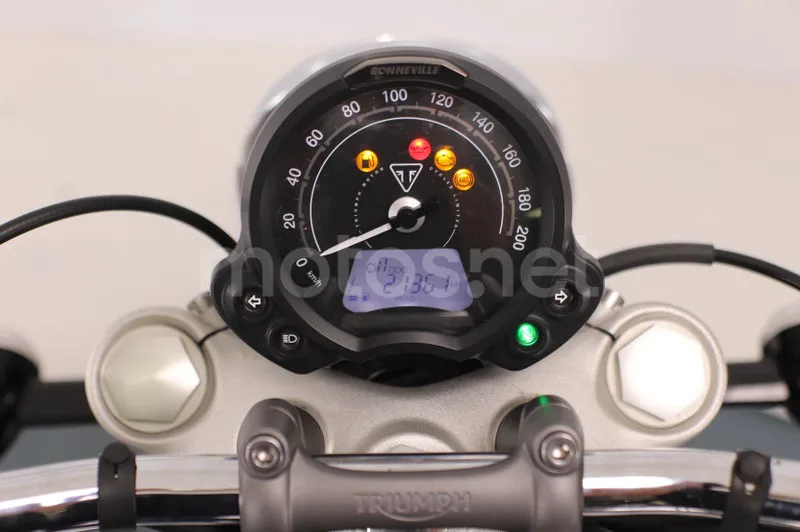 Triumph Bonneville Speedmaster - Vista 6