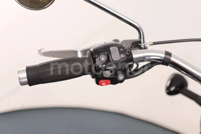 Triumph Bonneville Speedmaster - Vista 8