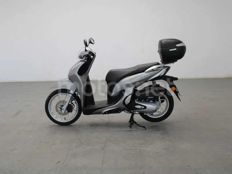 Honda SH125i - Vista 5
