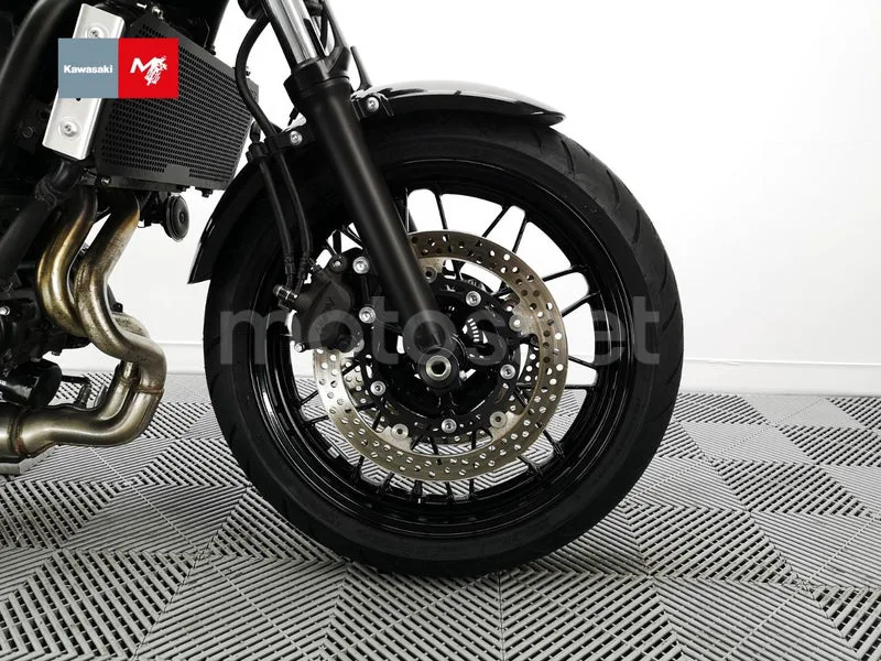 Kawasaki Z650 - Vista 12