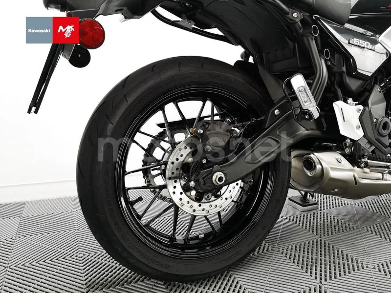 Kawasaki Z650 - Vista 13