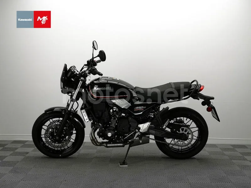 Kawasaki Z650 - Vista 15