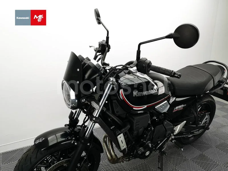 Kawasaki Z650 - Vista 19