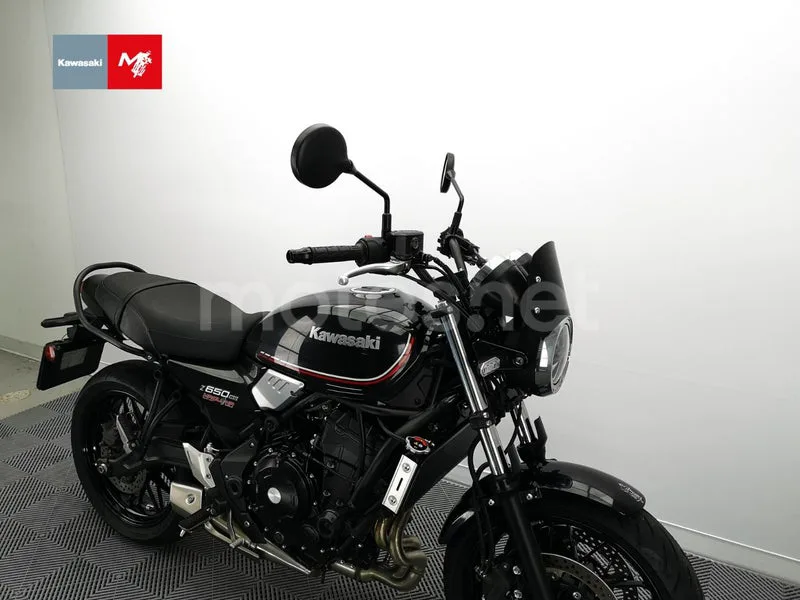 Kawasaki Z650 - Vista 3