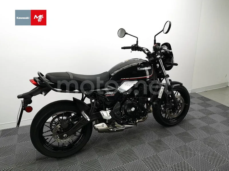 Kawasaki Z650 - Vista 4
