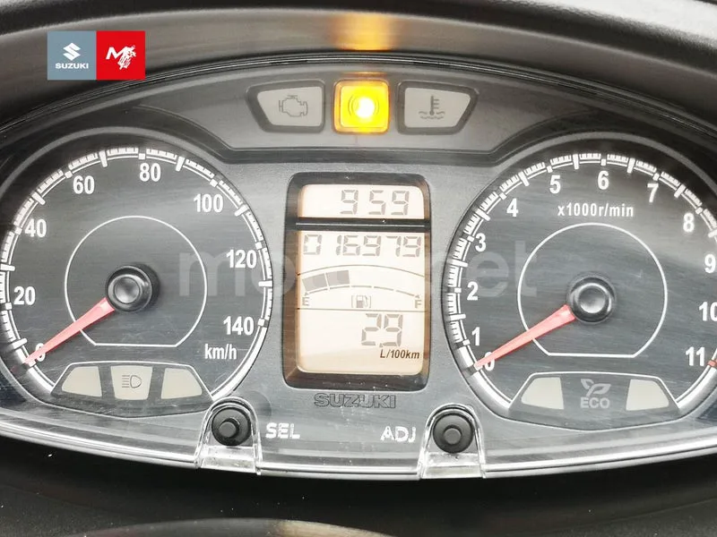 Suzuki Burgman 125 - Vista 11