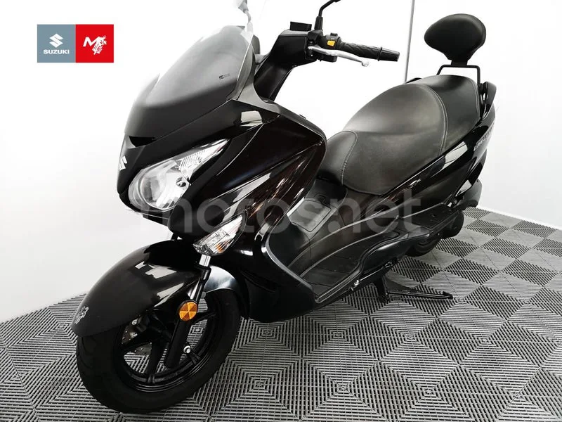 Suzuki Burgman 125 - Vista 16