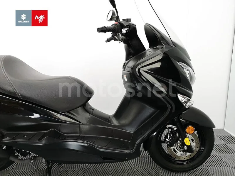 Suzuki Burgman 125 - Vista 6