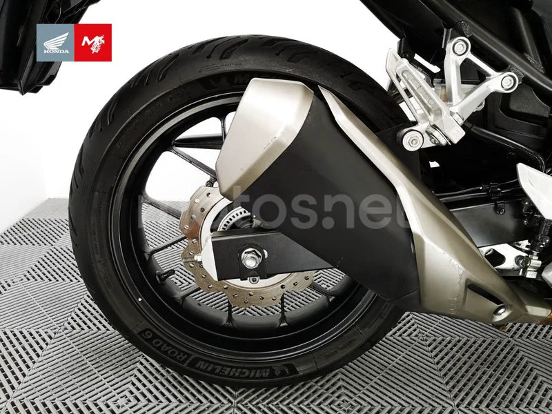 Honda CBR500R - Vista 13