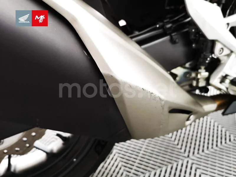Honda CBR500R - Vista 25