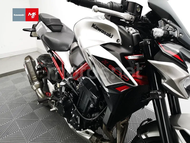 Kawasaki Z900 - Vista 14