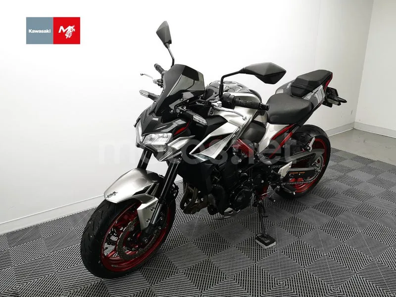 Kawasaki Z900 - Vista 18