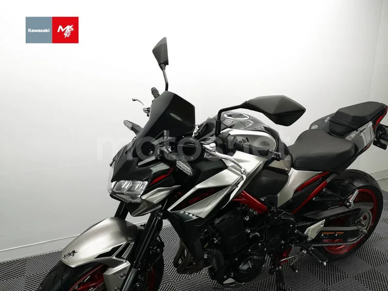 Kawasaki Z900 - Vista 20