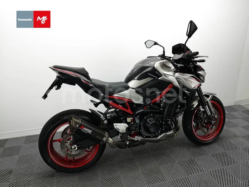Kawasaki Z900 - Vista 4
