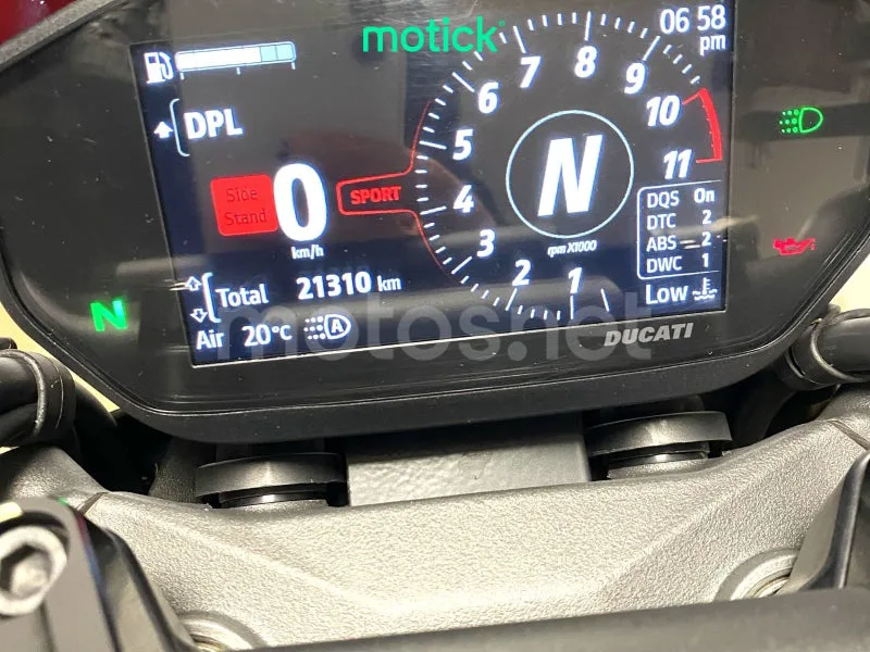 Ducati Monster - Vista 4