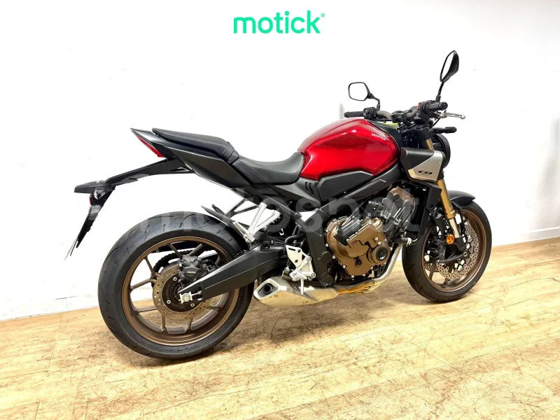 Honda CB650R - Vista 11