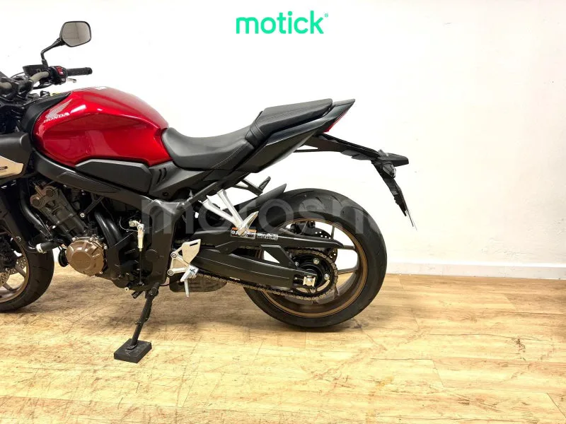 Honda CB650R - Vista 9