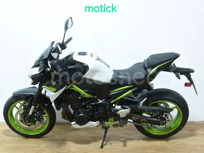 Kawasaki Z900 - Vista 7