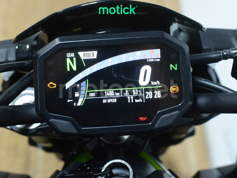 Kawasaki Z900 - Vista 5