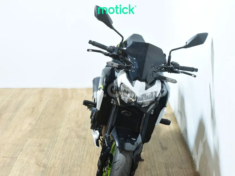 Kawasaki Z900 - Vista 11