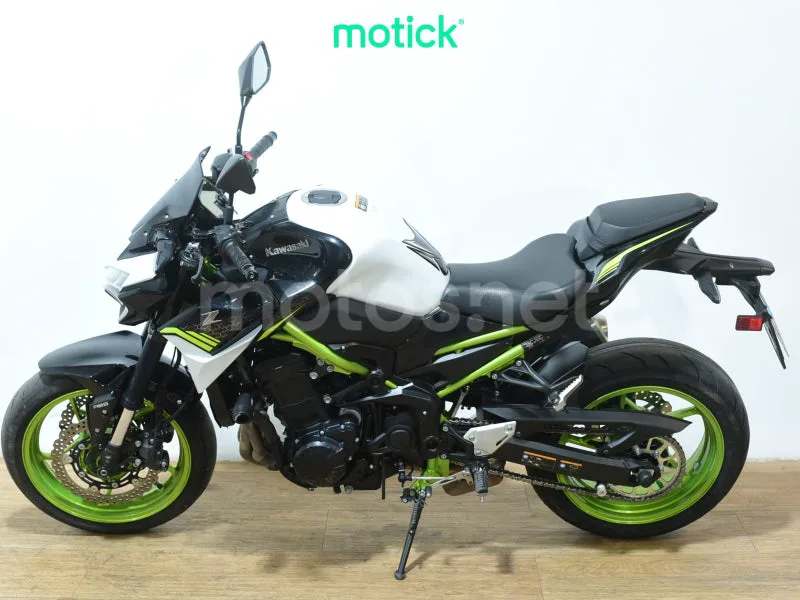 Kawasaki Z900 - Vista 7