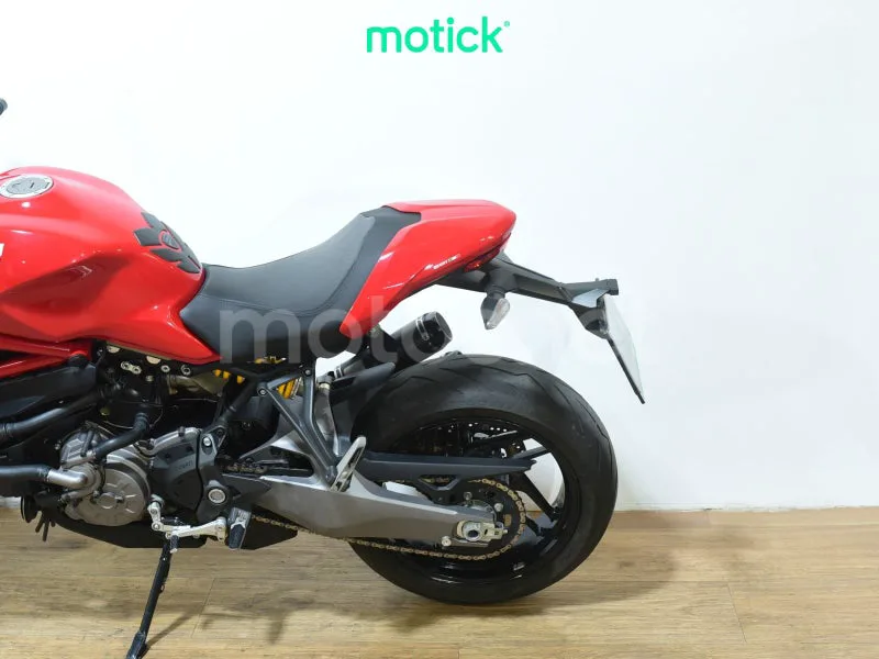 Ducati Monster 821 - Vista 9