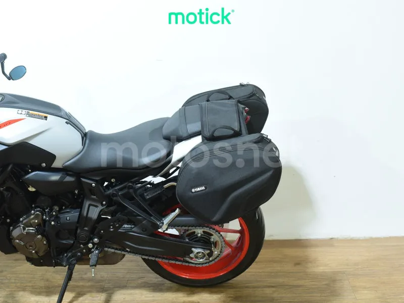 Yamaha MT-07 - Vista 9