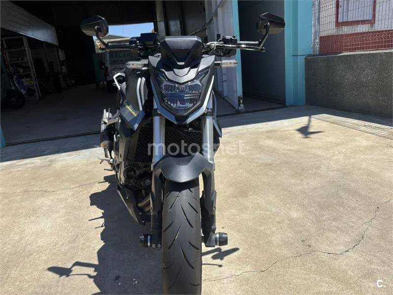 Honda CB750 Hornet - Vista 11