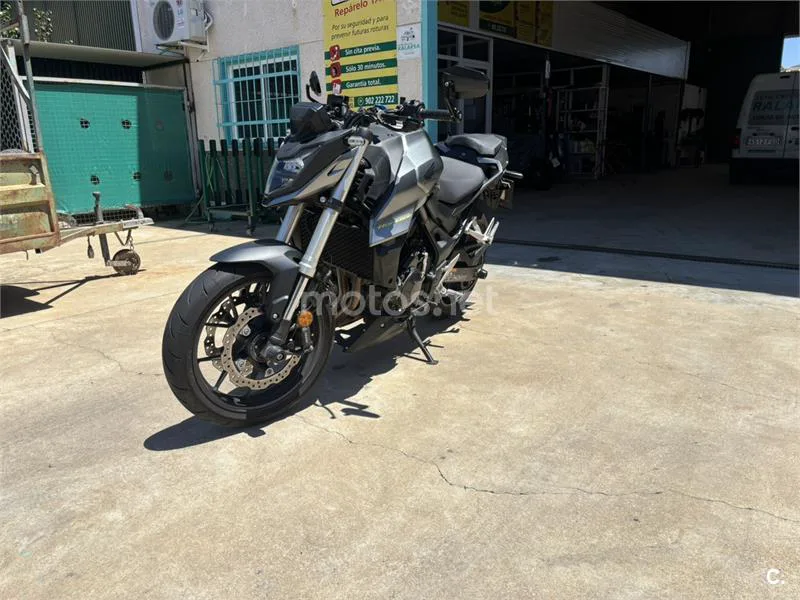 Honda CB750 Hornet - Vista 6