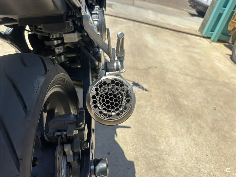 Honda CB750 Hornet - Vista 8