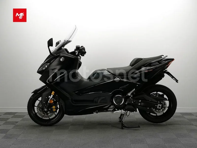 Yamaha TMAX - Vista 15