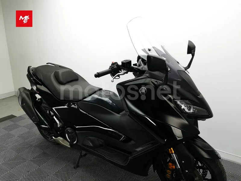 Yamaha TMAX - Vista 3