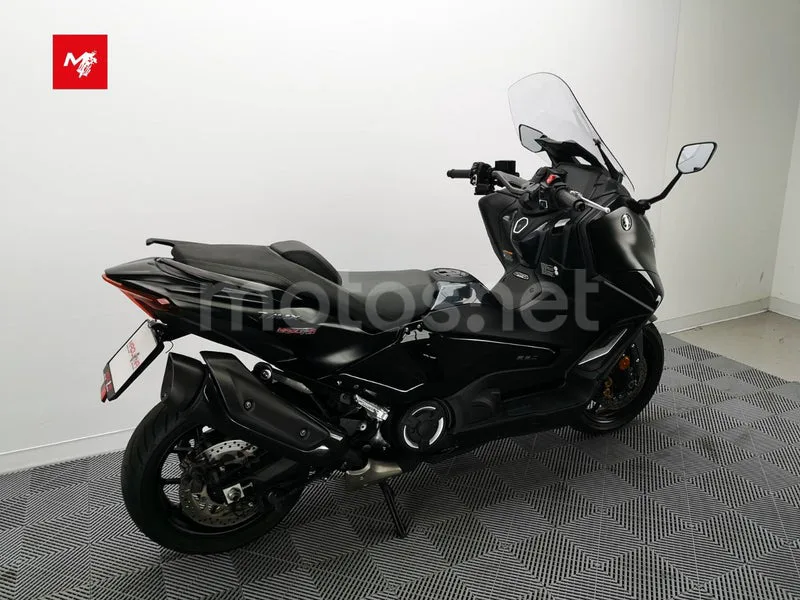 Yamaha TMAX - Vista 5