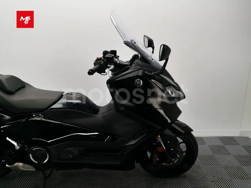 Yamaha TMAX - Vista 6