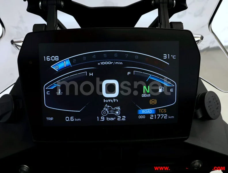 Voge 900DSX - Vista 6