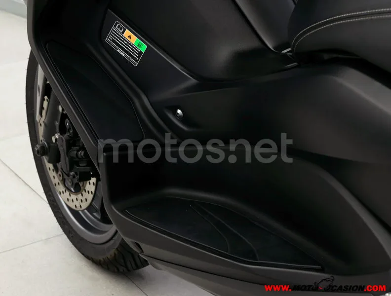 Yamaha XMAX 400 - Vista 10