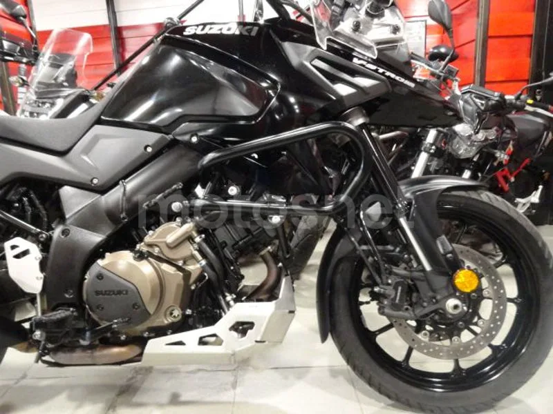 Suzuki V-Strom 1050 - Vista 4