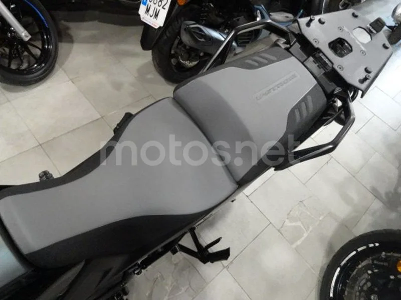 Suzuki V-Strom 1050 - Vista 9