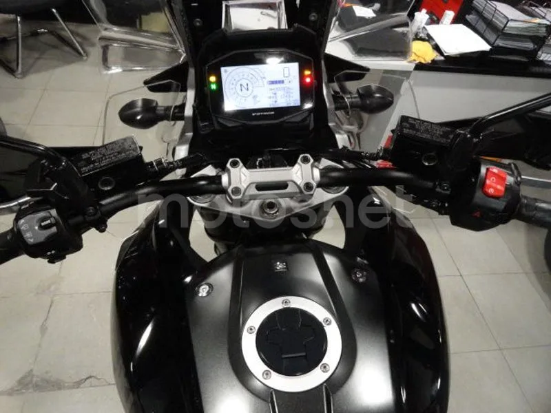 Suzuki V-Strom 1050 - Vista 10