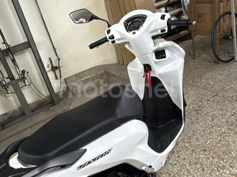 Honda Vision 110 - Vista 4