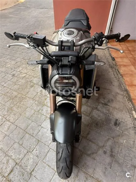Honda CB650R - Vista 4