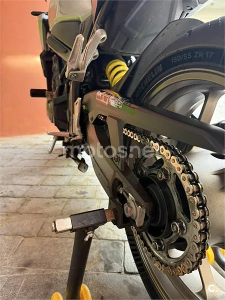 Honda CB650R - Vista 6